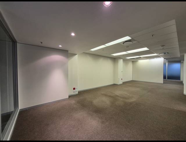206M² OFFICE TO LET IN SANDTON CENTRAL